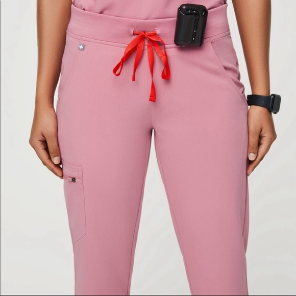 NWT FIGS SCRUB ZAMORA JOGGERS TALL IN CHALK PINK - Picture 2 of 9